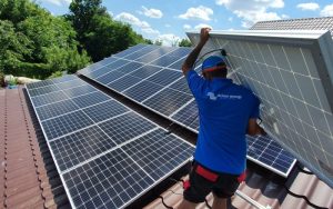 Calarasii se afla sub un soare cu dinti cum decurg instalrile de panouri solare cat energie furnizeaza calarasenii in retea