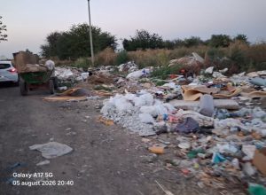 REBU Calarasi colecteaza tone de deseuri din cartierul Oborul Nou ca urma re apelului la curatenie lansat de seful Politiei Locale Liviu Oltenacu