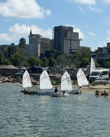 Spectacol cu vele pe Marea Neagra Sase zile de competitii la Campionatul National de Dinghy 2026