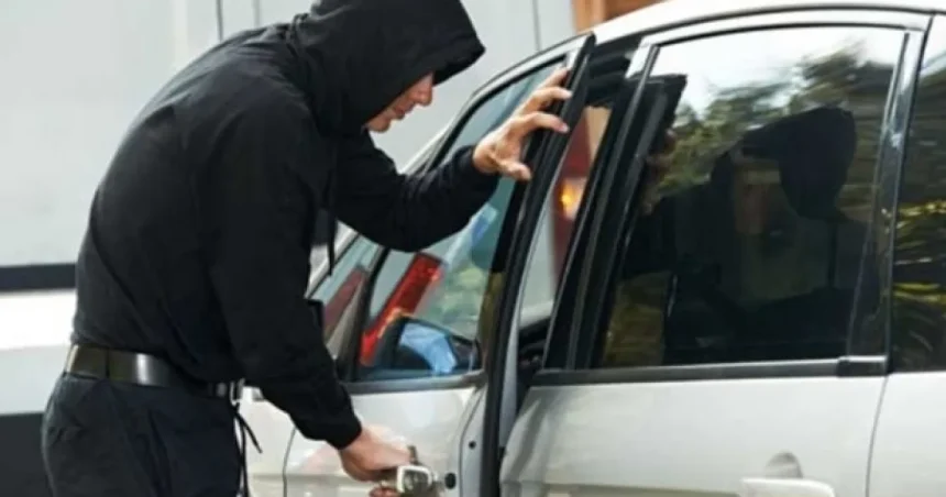 Hoțul care a spart un autoturism, prins la Călărași