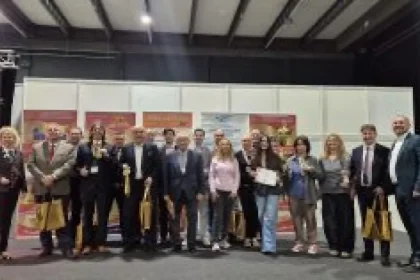 Două eleve din Călărași fac cinste liceului și comunității